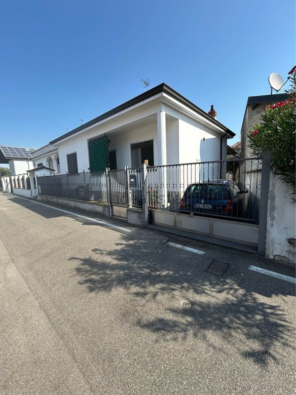 casa indipendente in vendita a Marcignago