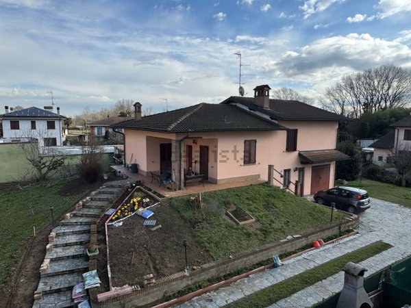 casa indipendente in vendita a Marzano