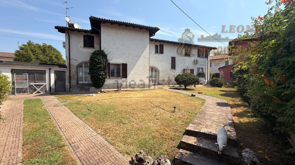 casa indipendente in vendita a Marzano