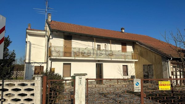 esavano in vendita a Mede