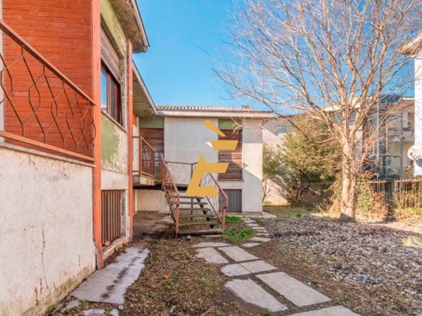 casa indipendente in vendita a Mede