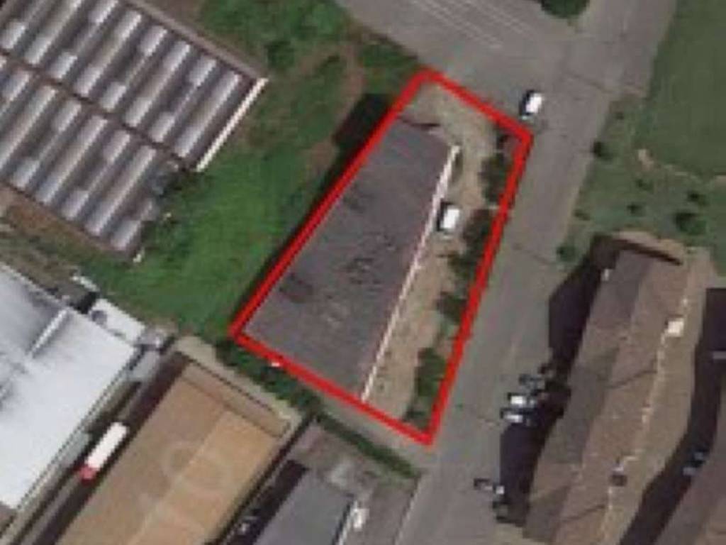 locale commerciale in vendita a Mede