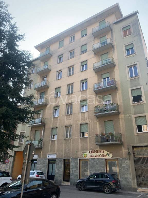 locale di sgombero in vendita a Mede