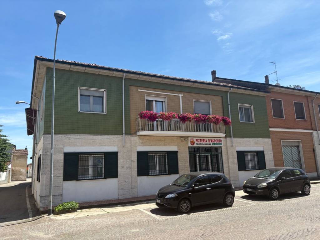 intera palazzina in vendita a Mede