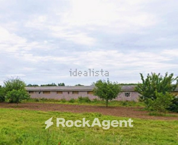 capannone in vendita a Mede in zona Goido