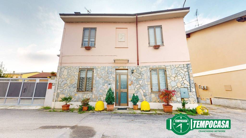 casa indipendente in vendita a Mede