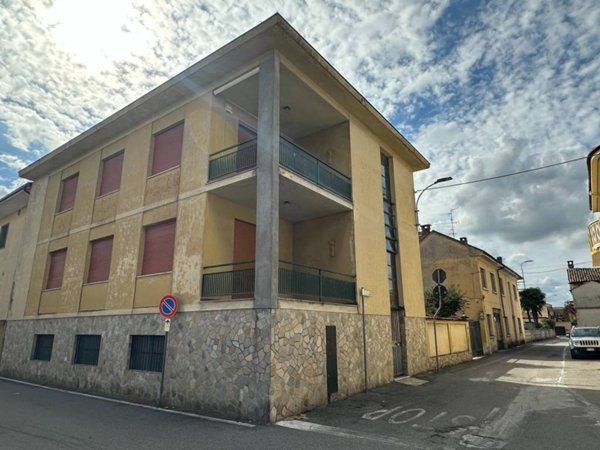 intera palazzina in vendita a Mede
