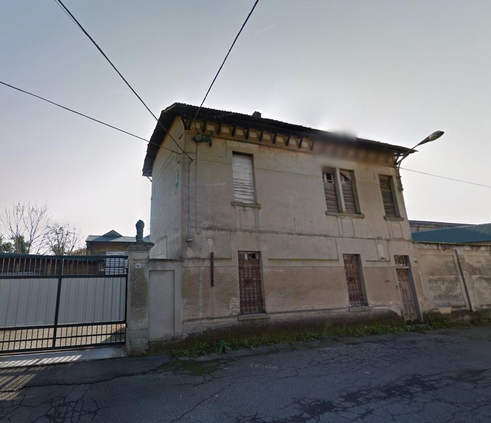 locale di sgombero in vendita a Mede