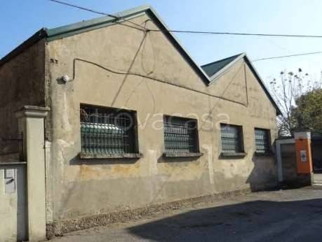 locale commerciale in vendita a Mede