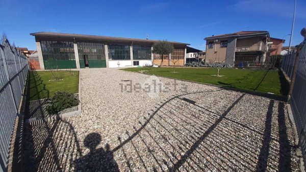 capannone in vendita a Mede