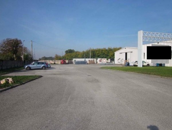 capannone in vendita a Mede