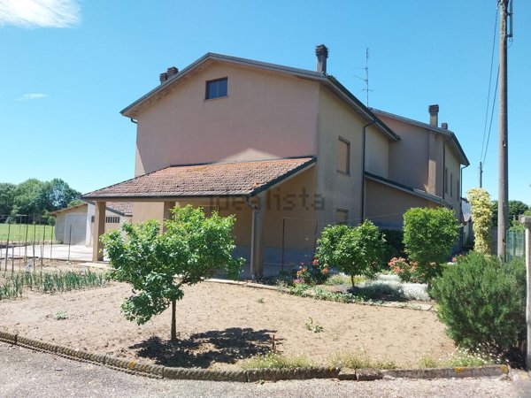 casa indipendente in vendita a Mede in zona Goido
