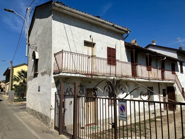 casa indipendente in vendita a Mede in zona Goido