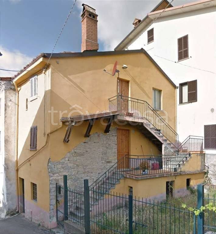 casa indipendente in vendita a Menconico