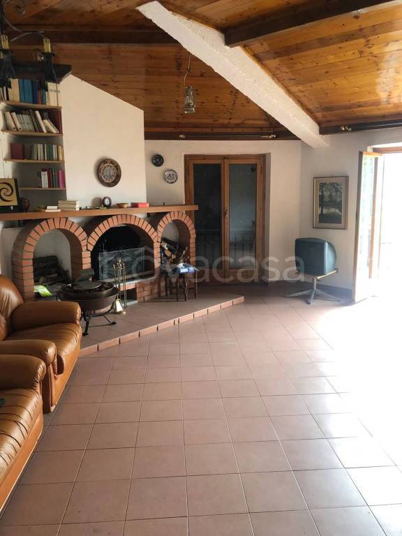 appartamento in vendita a Menconico