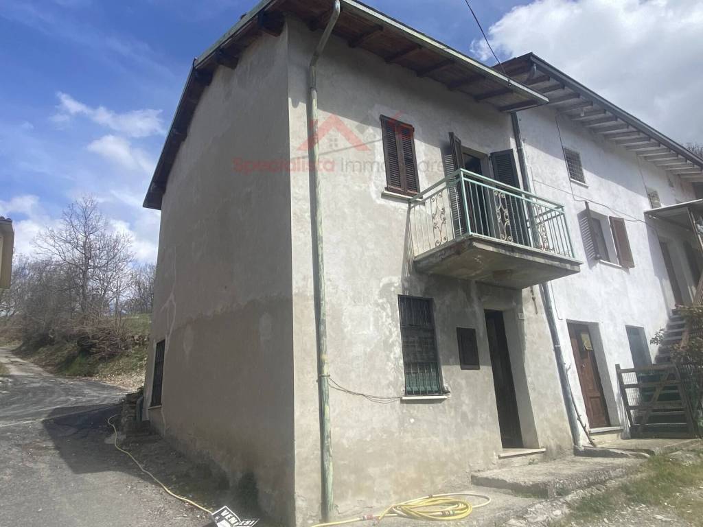 casa indipendente in vendita a Menconico