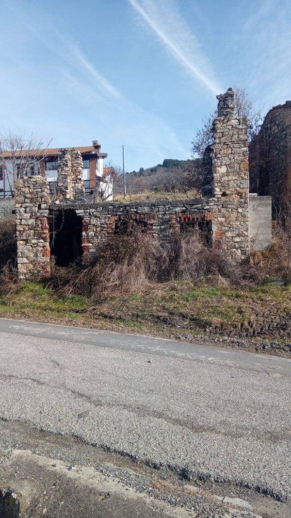 appartamento in vendita a Menconico in zona Collegio