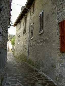 casa indipendente in vendita a Menconico in zona Costa Montemartino