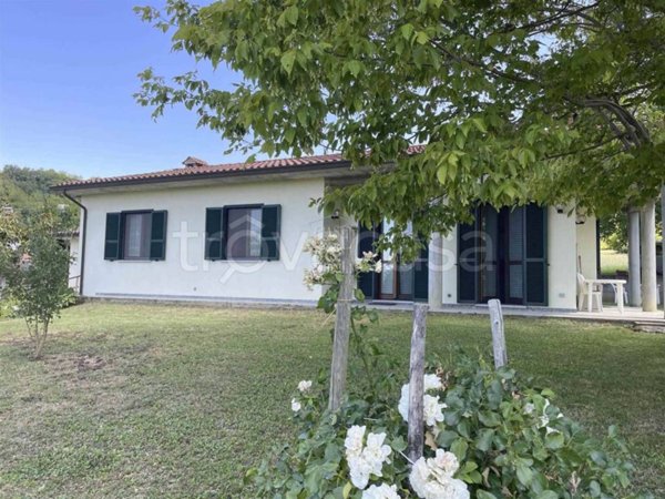 casa indipendente in vendita a Menconico in zona Giarola