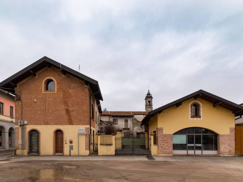 negozio in vendita a Mezzana Bigli