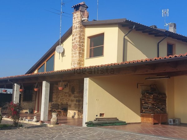 casa indipendente in vendita a Mezzana Bigli