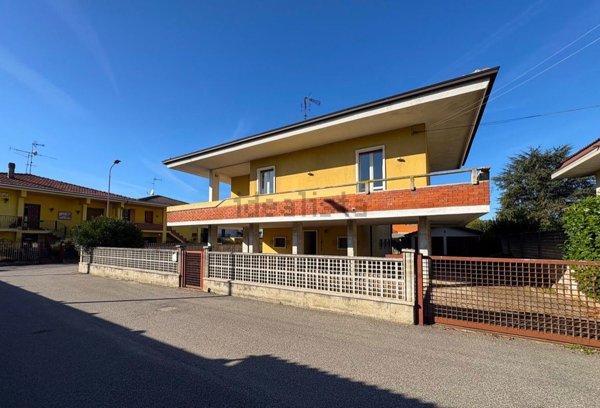 casa indipendente in vendita a Mezzana Rabattone