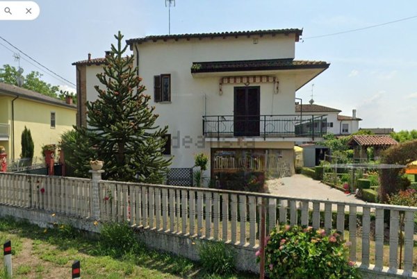 casa indipendente in vendita a Mezzanino