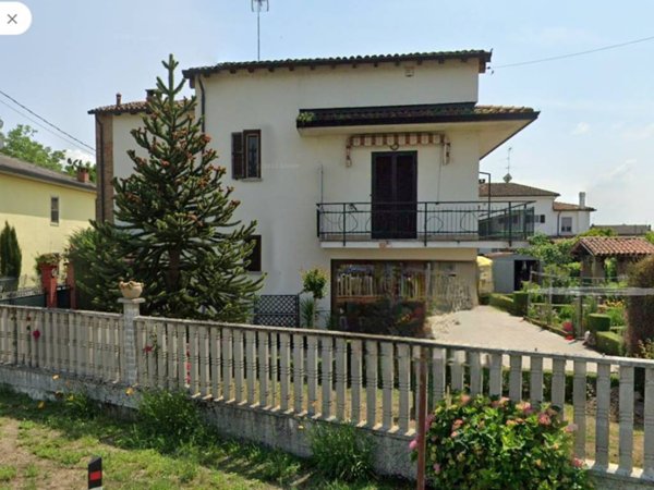 casa indipendente in vendita a Mezzanino
