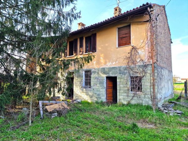casa indipendente in vendita a Mezzanino