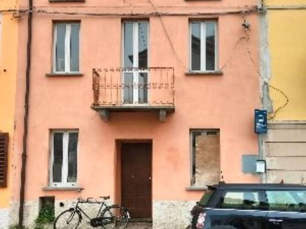 casa indipendente in vendita a Mezzanino