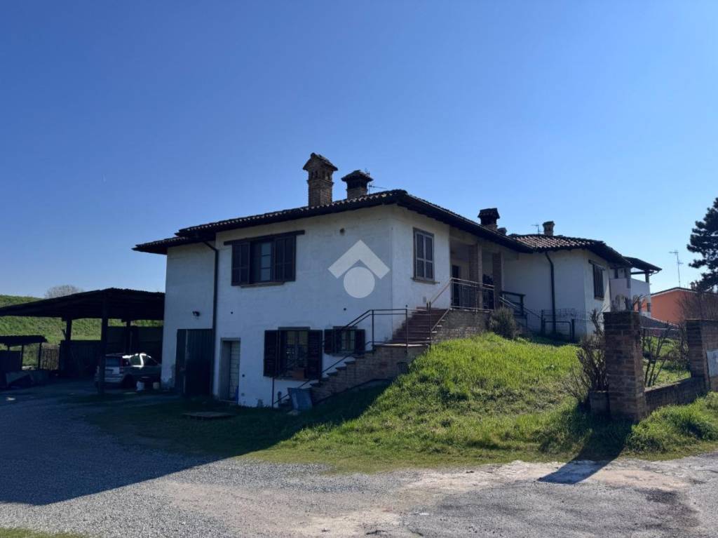 casa indipendente in vendita a Mezzanino