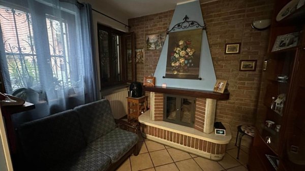 casa indipendente in vendita a Mezzanino