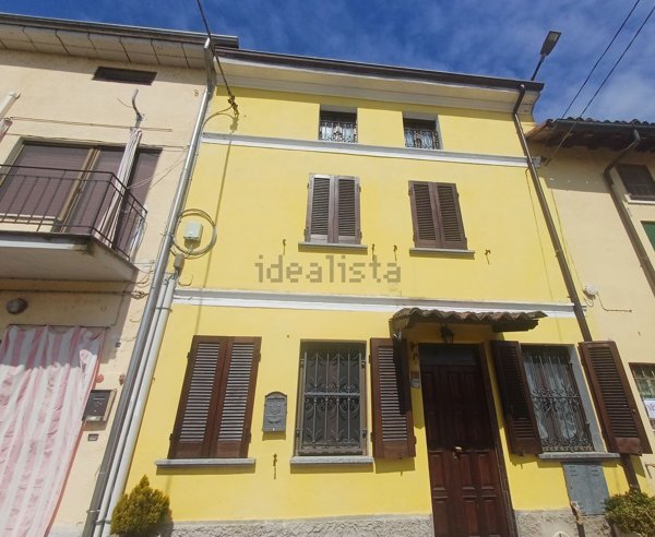 casa indipendente in vendita a Mezzanino