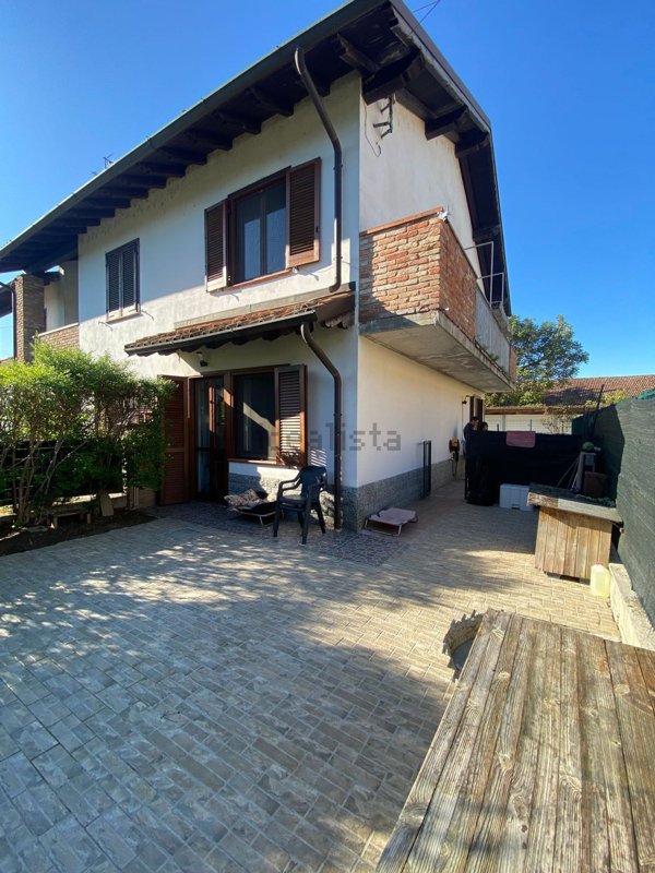 casa indipendente in vendita a Mezzanino