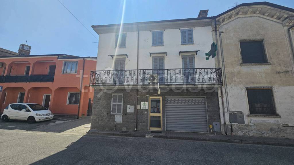 casa indipendente in vendita a Mezzanino