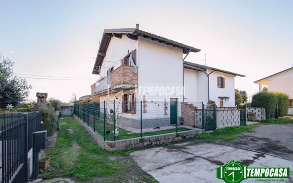 casa indipendente in vendita a Mezzanino