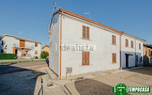 casa indipendente in vendita a Mezzanino