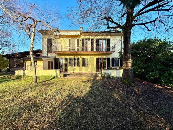 casa indipendente in vendita a Mezzanino