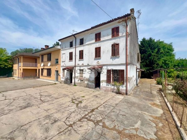 casa indipendente in vendita a Mezzanino