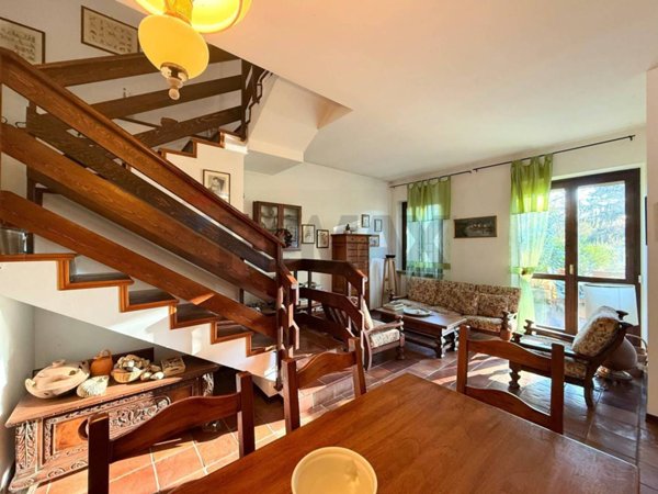 casa indipendente in vendita a Mezzanino