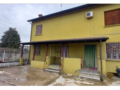 casa semindipendente in vendita a Miradolo Terme
