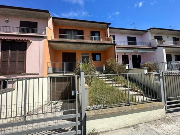 casa indipendente in vendita a Miradolo Terme in zona Camporinaldo