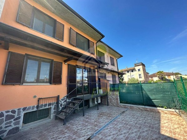 casa indipendente in vendita a Miradolo Terme