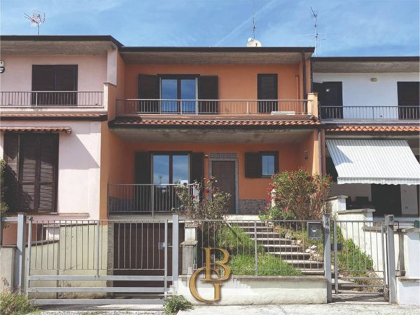casa indipendente in vendita a Miradolo Terme in zona Camporinaldo