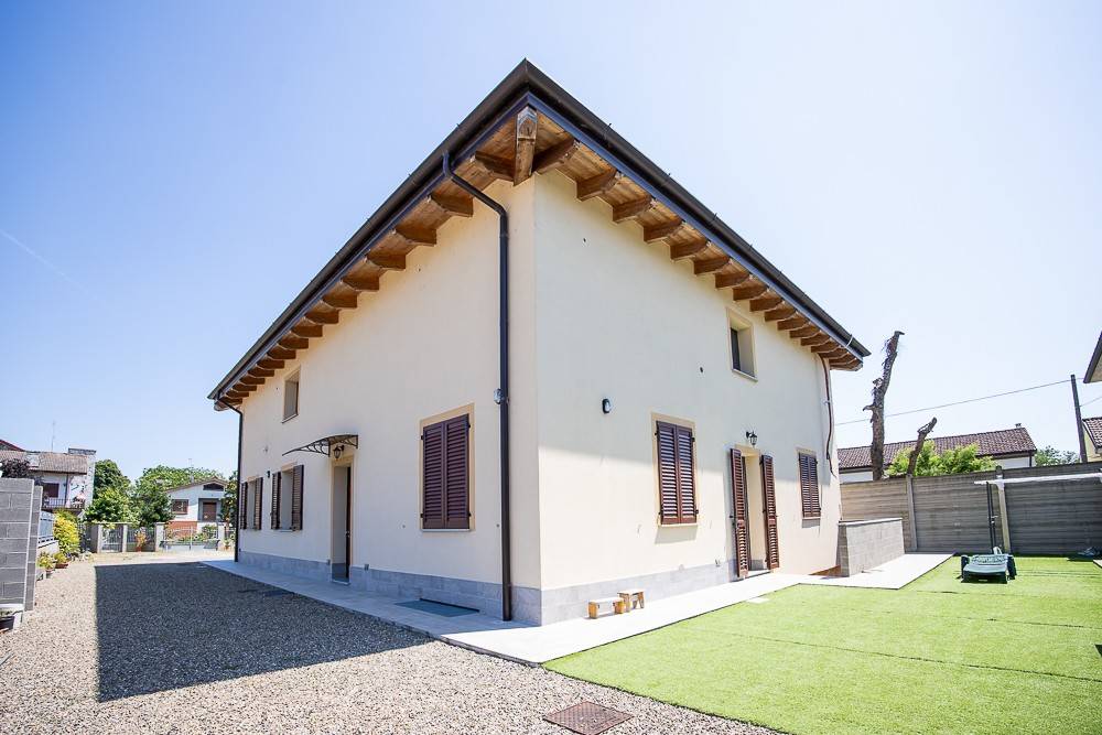 casa indipendente in vendita a Miradolo Terme