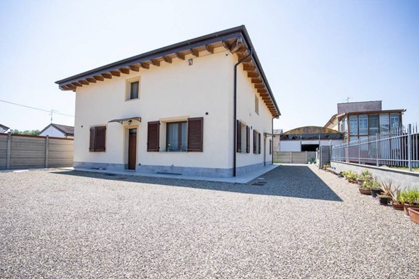 casa indipendente in vendita a Miradolo Terme