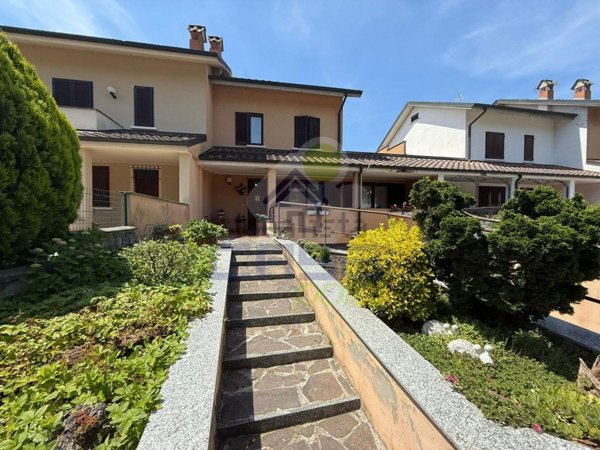 casa indipendente in vendita a Miradolo Terme in zona Terme di Miradolo