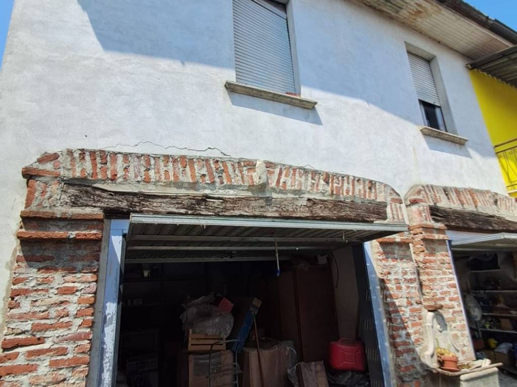 casa indipendente in vendita a Miradolo Terme