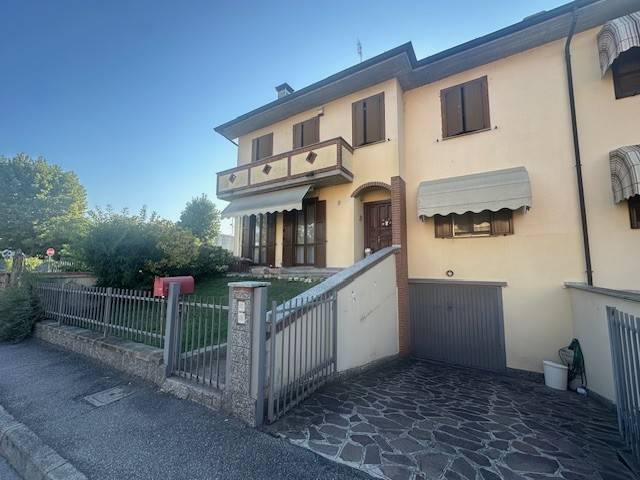 casa indipendente in vendita a Miradolo Terme