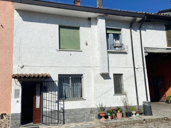 casa indipendente in vendita a Miradolo Terme in zona Camporinaldo